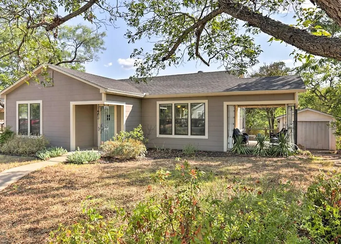 Fredericksburg Cottage With Grill - Walk To Main St!