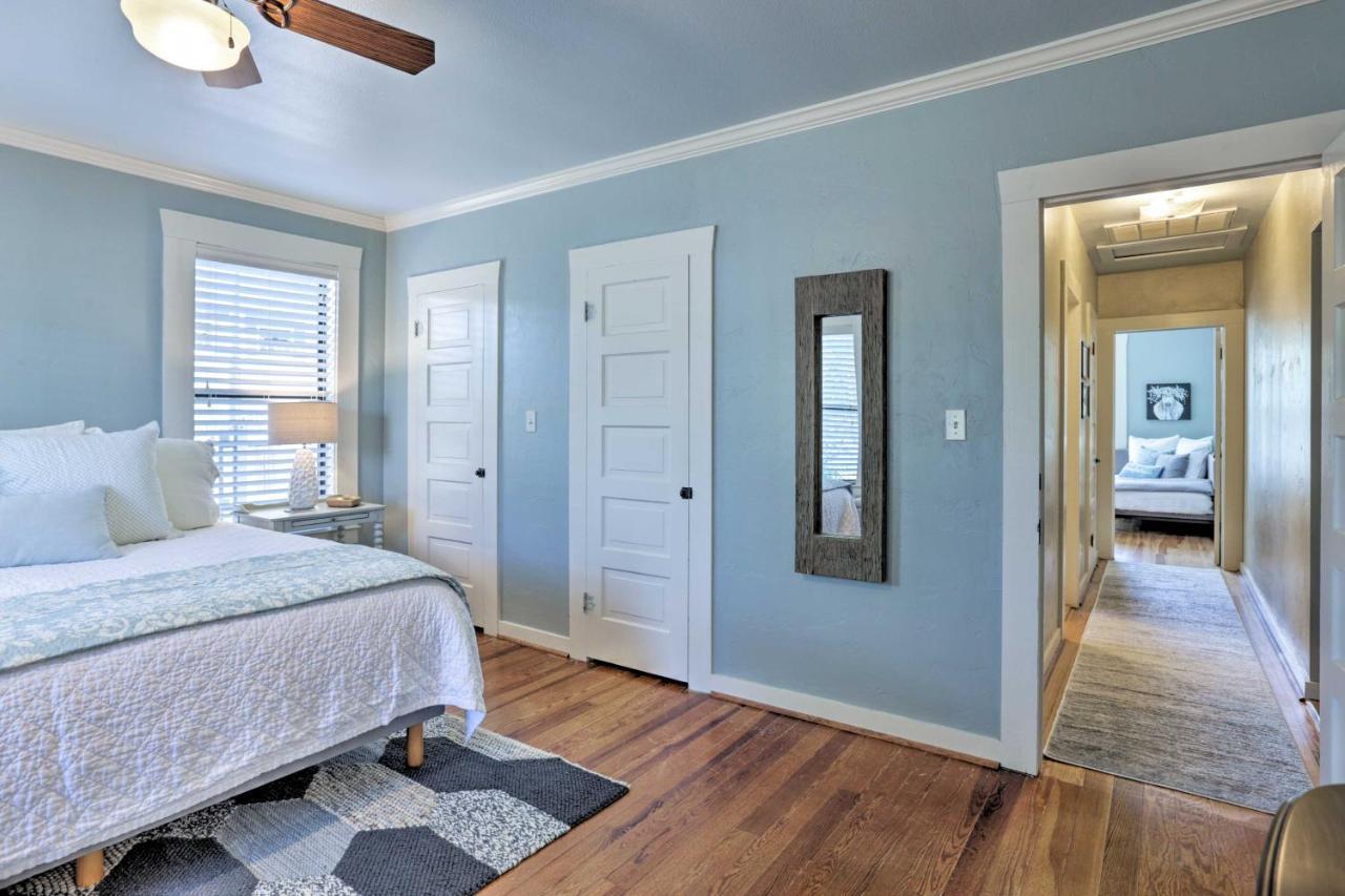With Grill - Walk To Main St! Holiday home *
